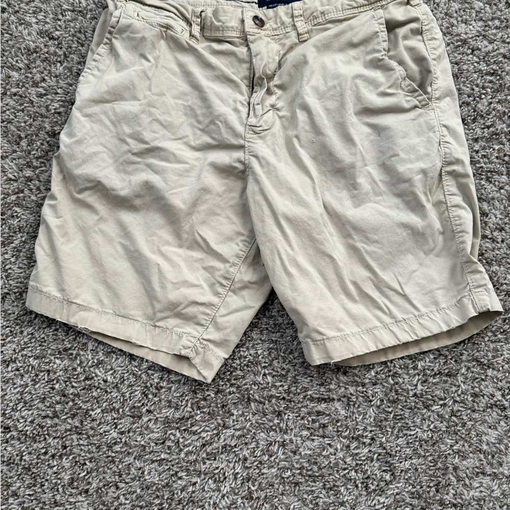 American Eagle Outfitters Tan Cargo Shorts